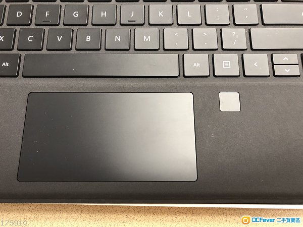 Microsoft Surface Pro 4 Type Cover with Fingerprint ID (95% new)