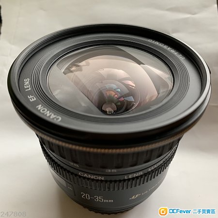 Canon EF 20-35mm f/3.5-4.5 Lens