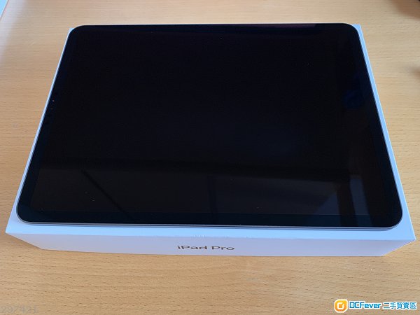 98%以上新淨iPad Pro 11" Space Grey 64GB +Smart Keyboard Folio
