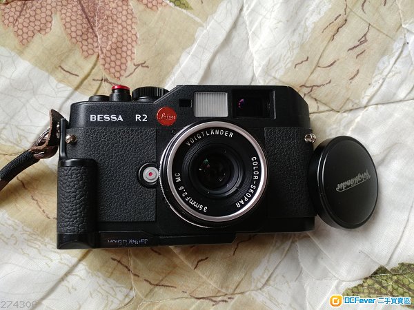 Voigtlander Bessa R2 + 35mm f2.5 LTM + grip leica M mount