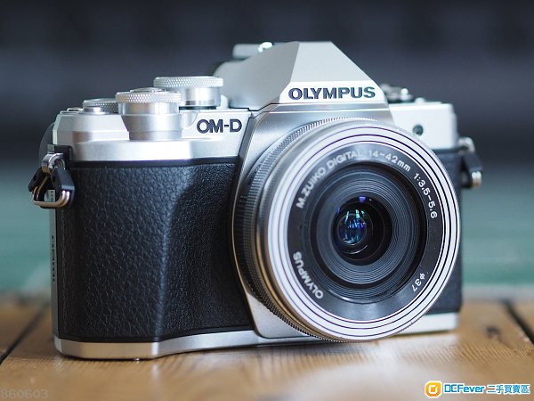 Olympus EM10mark iii 銀色 95新 body 行貨有保