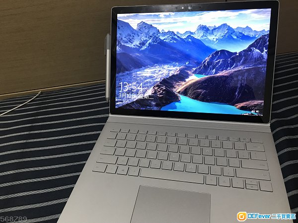 surface book 第一代 i5 8gb ram 有顯卡 內存256gb