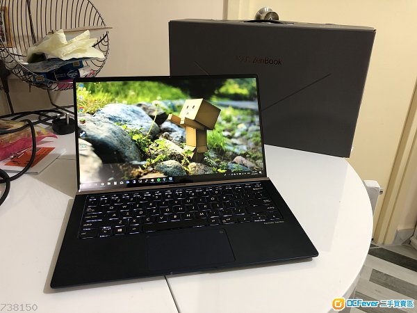 99.5% New 只係買左幾日 ASUS UX443FN Intel i5 8th Gen / 8GB / 256GB SSD