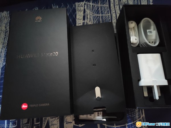 九成新Mate 20 寶石藍 cmhk行貨