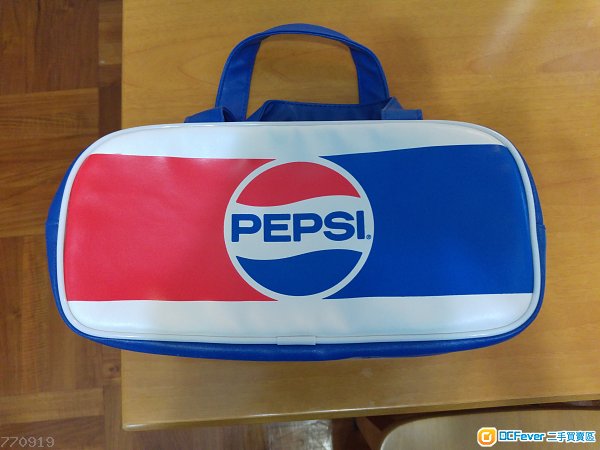 全新 PEPSI 冰袋 (可載 8 罐汽水)
