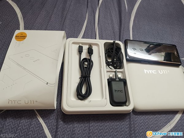 行貨HTC U11+大機6+128GB 透視黑 9成新自用一流