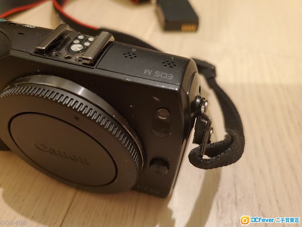 eos m 水貨 剩機連叉電 原廠電