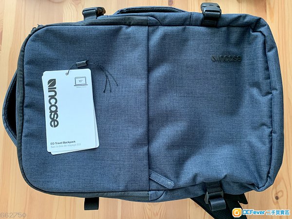 岀售接近全新99.99% incase 電腦袋藍色EO Travel Backpack全天候保護iPhone iPad同MacBook(適用