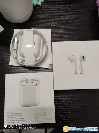 放99%新港行airpods 2 with wireless charging case