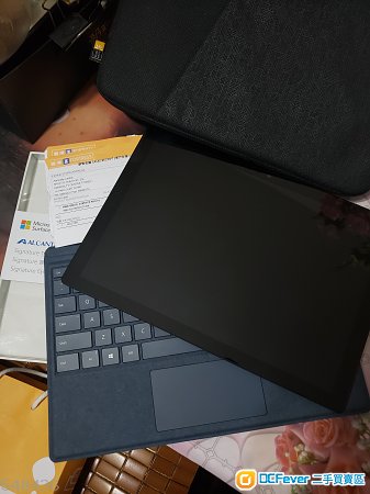 95% 新行貨黑色 Surface Pro 6 i5 8250u 8g ram 256g ssd, 原廠COVER