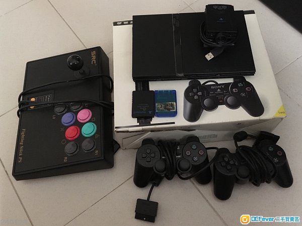 PS2 主機連一堆遊戲碟