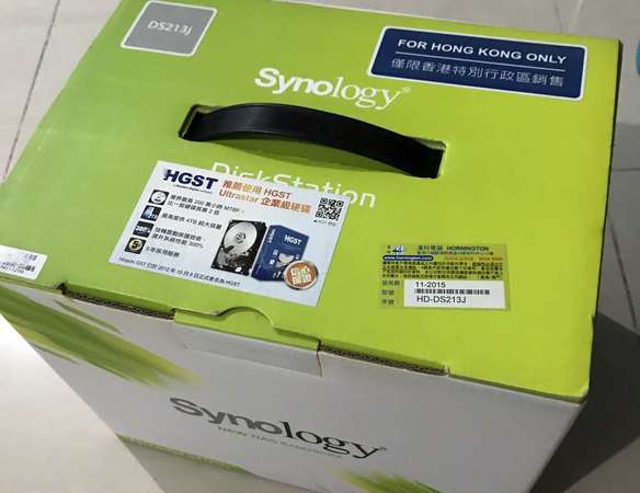 Synology DS213J NAS full set with box