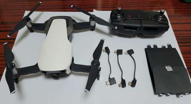 Mavic air 1   跟遙控、差電機、2套槳、機袋，不包電池.