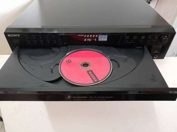 索尼CDP-CE375  CD机