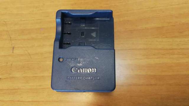 Canon CB-2LUE 原廠充電座