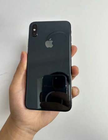Apple iPhone XS Max 64g ，6.7寸mon，雙咭雙咭雙待，可同時使用兩張實體SIM咭，已貼全新玻璃鋼化貼及保護套！