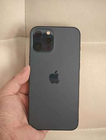 Apple iPhone 12 Pro Max 128G 6.7寸大螢幕，5G 雙卡雙待機，可同時是用兩張實體卡，功能全部正常運作，已貼貴價玻璃鋼化貼及保護套！