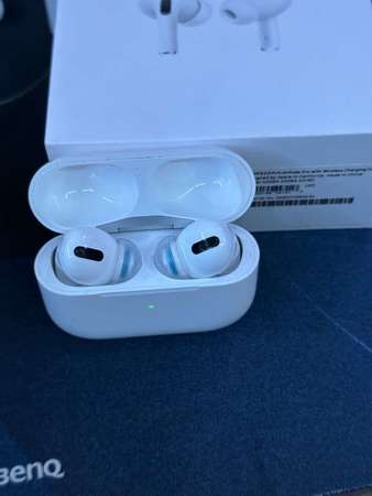 Apple Airpods Pro 第一代 原裝 除咗充電線外其他配件全齊 去過Apple玩全新左右耳 可出示更換證明