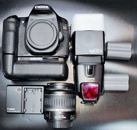 Canon 40D + BG-E2N + 18-55 II + 580EX