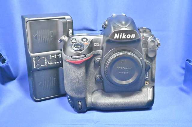 抵玩 Nikon D3S 一代旗艦機 連原裝充電器