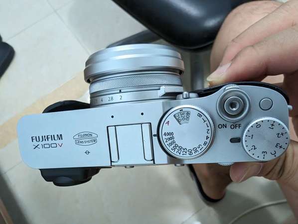 富士Fujifilm x100v 銀色silver,極新淨，行貨