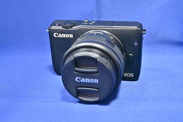 新淨 Canon M10 w/ 15-45mm kit 輕巧入門機 連鏡頭套裝 新手合用 易上手 自拍螢幕