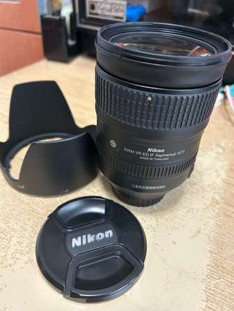 Nikon 28-300mm F3.5-5.6 VR