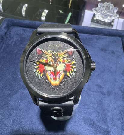 罕見Gucci(古馳)的「G-Timeless」石英手錶