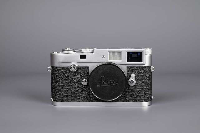 Leica M2 Button Silver