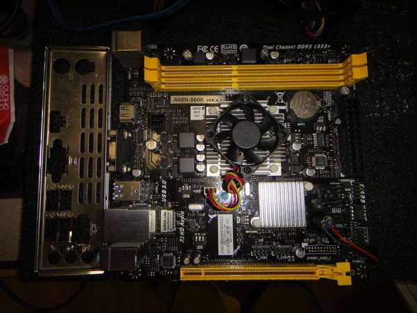 ITX Mother Board Biostar A68N-5600 ((Window10Pro授權啟用碼))