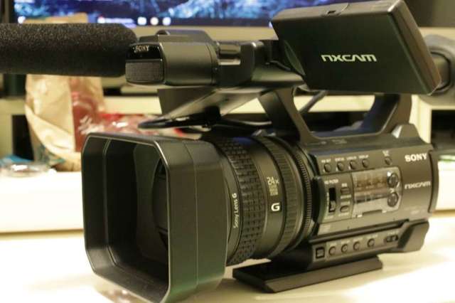 Sony NX 100 film camera