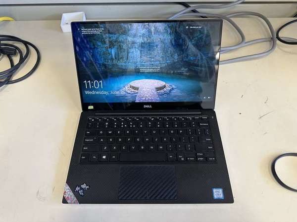 Dell XPS 13 9360, QHD + Touch, i7