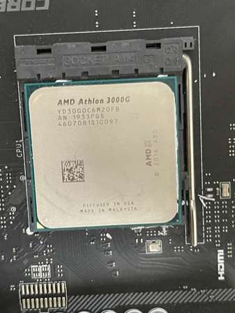 二手 AMD ATHLON 3000G WITH RADEON VEGA 3 GRAPHICS AM4 CPU