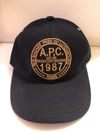 ｛正版全新｝A.P.C.深藍/軍藍色全棉料Cap帽，刺繡logo，背後配可調校扣