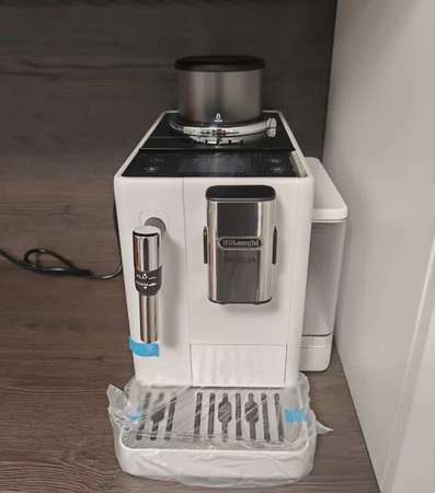 Delonghi德龍全自動咖啡機R3進口研磨小型意式辦公室手動奶泡