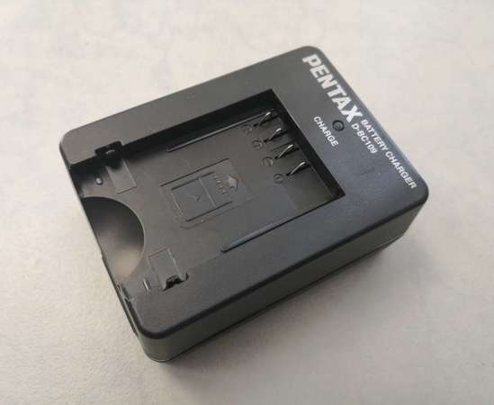 Pentax D-BC109 charger (For Pentax D-LI109 Battery)