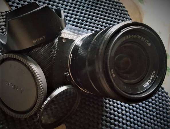 Sony SEL18-55mm f3.5-5.6 standard zoom for NEX 7 APS C format -Rare black color