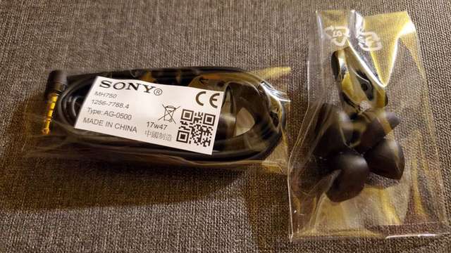 SONY Xpedia MH750 original premium earphone 3.5mm port Brand-new