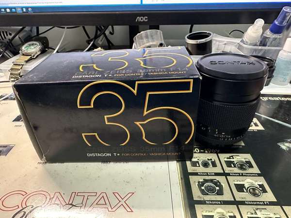 新春特價 : 95% New Contax 35mm f/1.4 AEG Lens with box $10800. Only