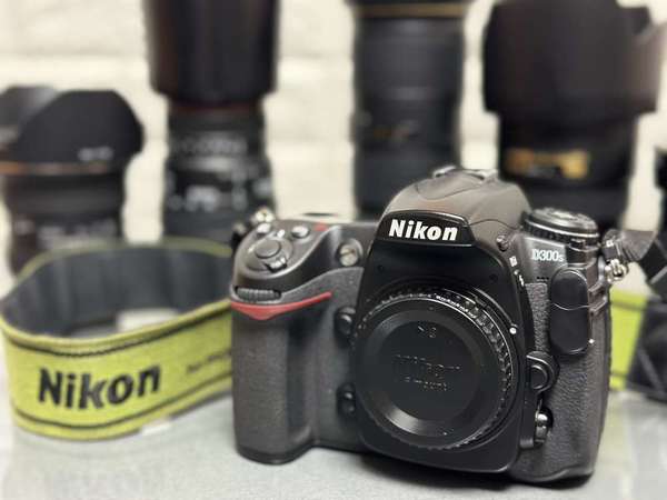 Nikon D300s body + MB-D10原廠直倒