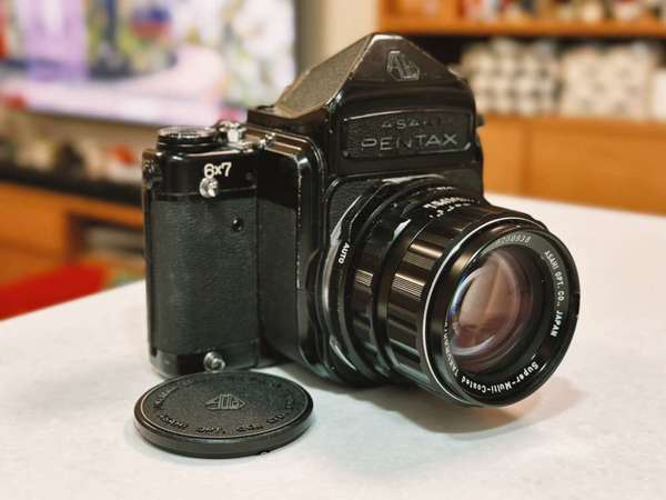Pentax 67 w/ 105mm 2.4 Lens 連測光頂