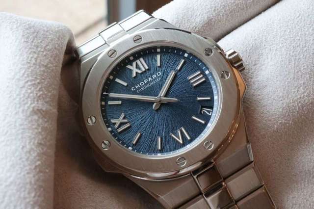 CHOPARD Alpine Eagle 41 Blue Watch (2021 August, no box/paper, not 5711)