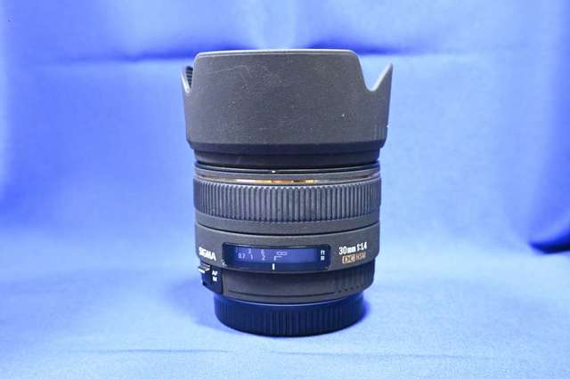 抵玩 Sigma 30mm F1.4 DC for Canon 半幅機用 等效 48mm 大光圈鏡頭 人像 夜景拍攝一流 R7 R50 R100 7D 90D