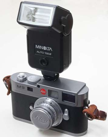 Minolta AUTO132x閃光燈(手動鏡絕配)多角度反射 色溫準 回電快(合菲林及無反機如SONY A7，Nikon Z，Leica M9)