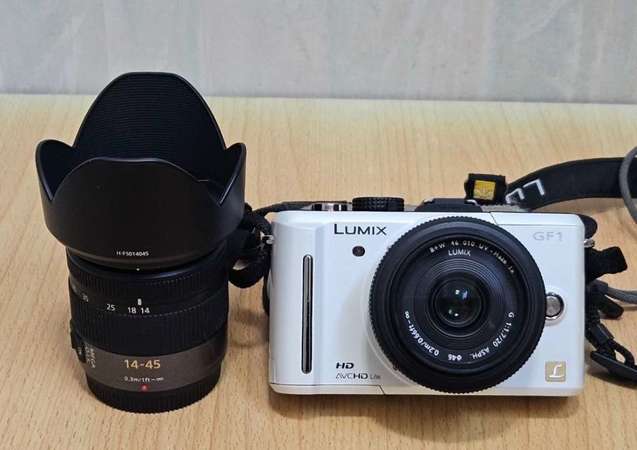 Lumix DMC-GF1 & Lens 14-45mm & Lens 20mm F1.7 + B+W UV 濾鏡