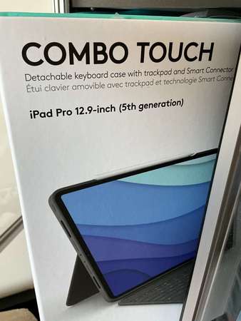 (99%新)LOGITECH Combo Touch - IPad Pro 12.9 (第 5 代) 鍵盤護殼配備觸控板