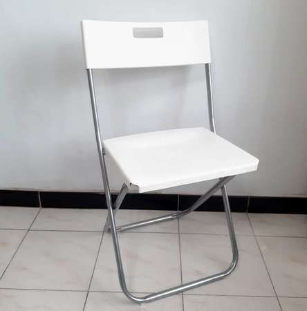 Ikea 宜家傢俬 GUNDE --摺凳--安全設計穩固--白色摺椅--二手新淨乾淨--上水火車站MTR交收