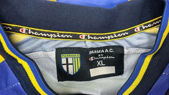 Champion Size XL Parma 2001-2002 球衣