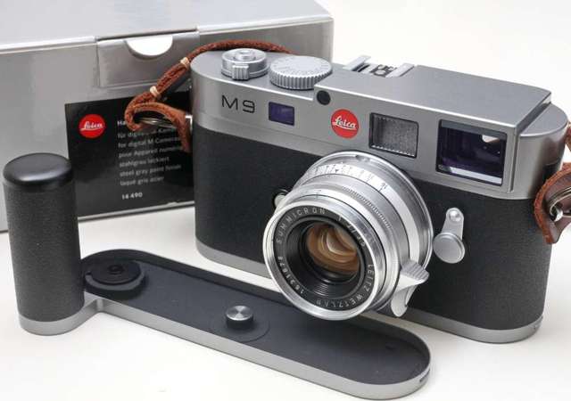 Leica Handgrip 14490 銀色 M8，M9均合用，保護膠紙未除連盒，接近全新(不似皮套影響外觀)