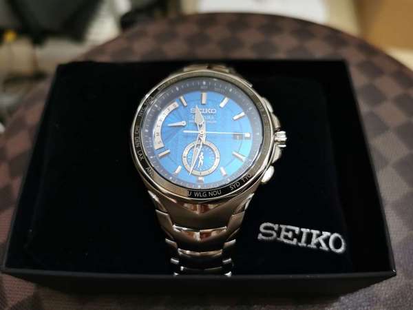 全新 Seiko Coutura 太陽能電波限量版手錶